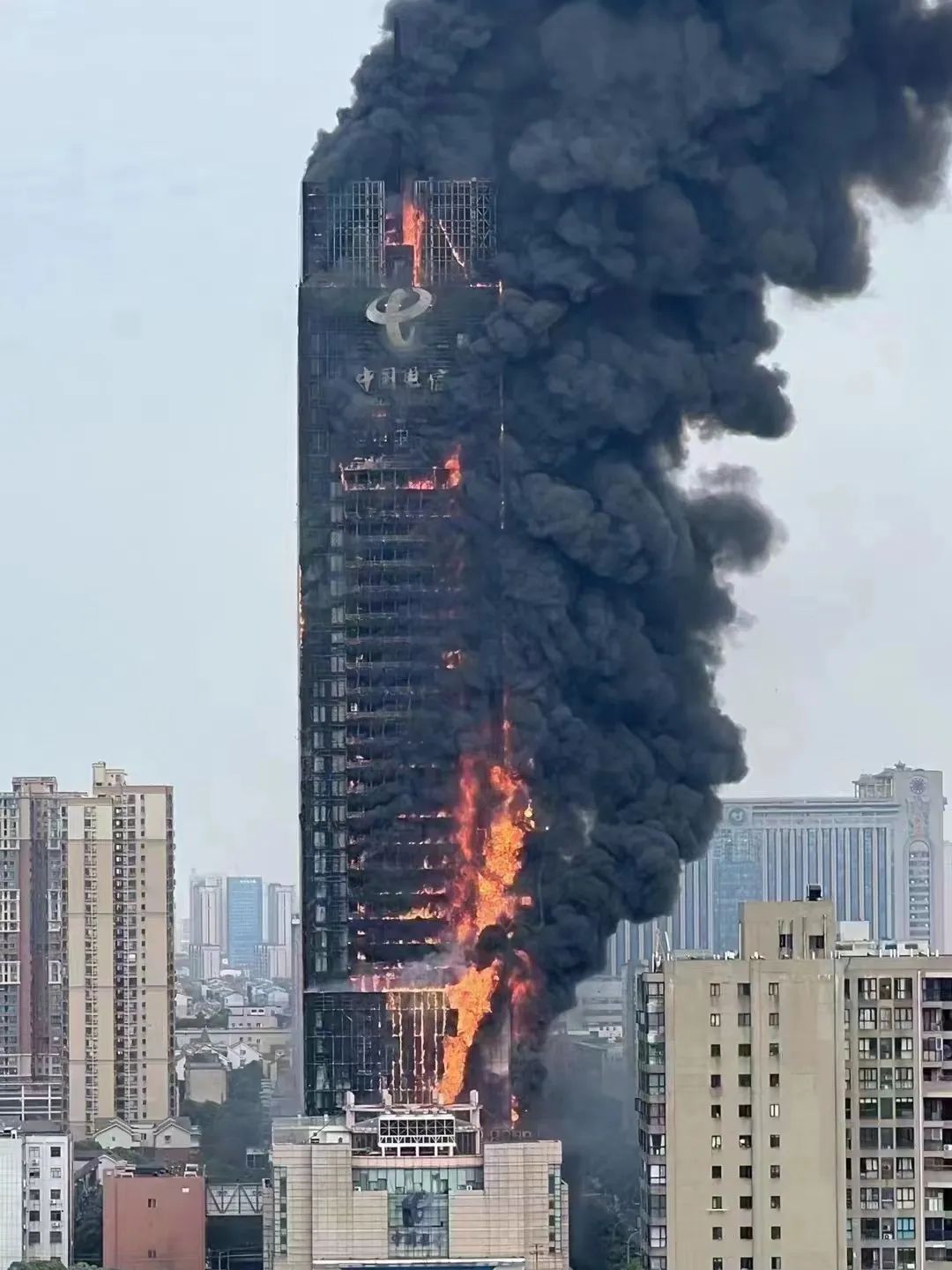 突發(fā)！長沙電信大樓發(fā)生火災
